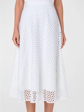 AKRIS PUNTO
Dotted Mesh Guipure Midi Skirt  More of an Off White NWOT Size 10